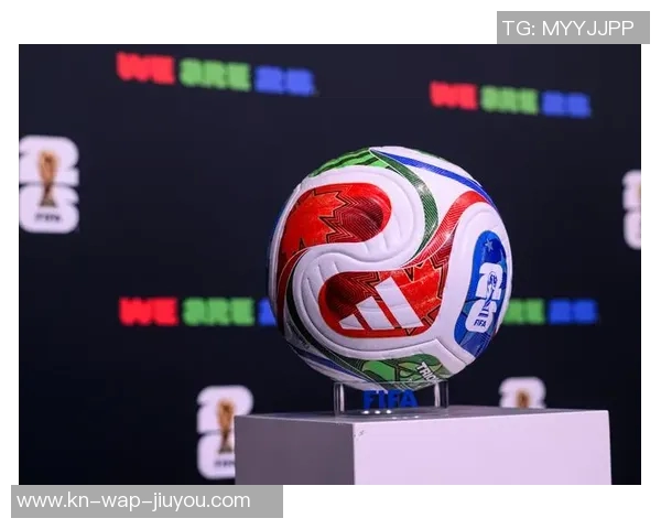 外国足球明星携手中国女友共谱爱情篇章展现跨国恋情的甜蜜与挑战