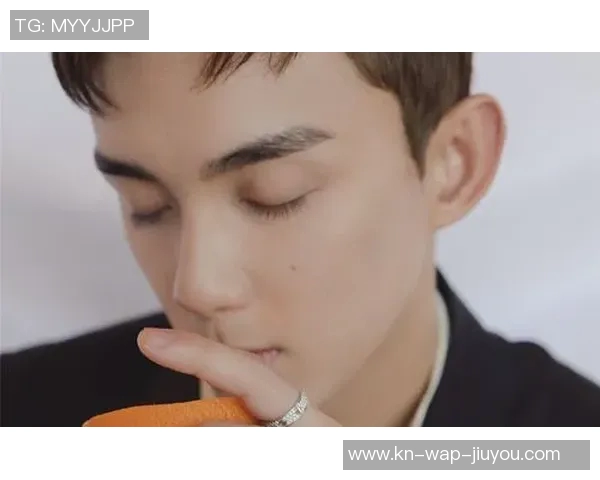 足球明星吴磊的民族背景揭秘及其对职业生涯的影响分析